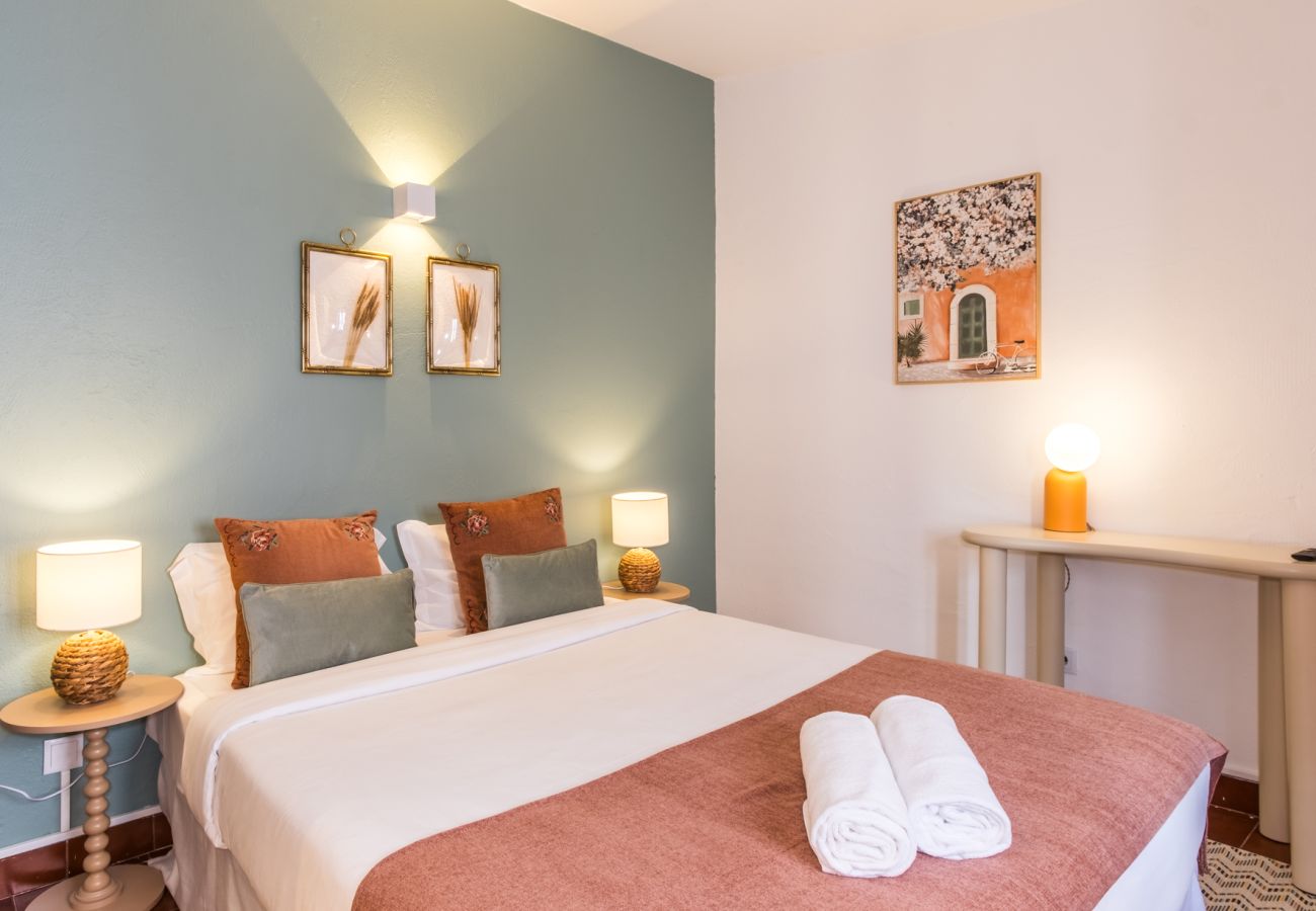 Rent by room in Óbidos - Foral Guest House - Quarto 01